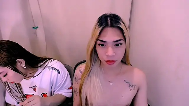 velvetviper06 online show from March 22, 2026, 1:03 pm