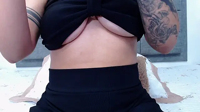 Ana Paula0 online show from November 28, 2025, 12:30 pm