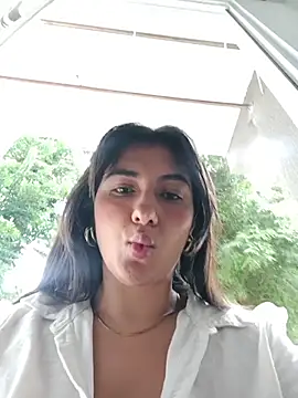 Snapshot of ViolettaWalton1 chatting on May 21, 2026, 1:29 pm ViolettaWalton1 online show from May 21, 2026, 1:29 pm