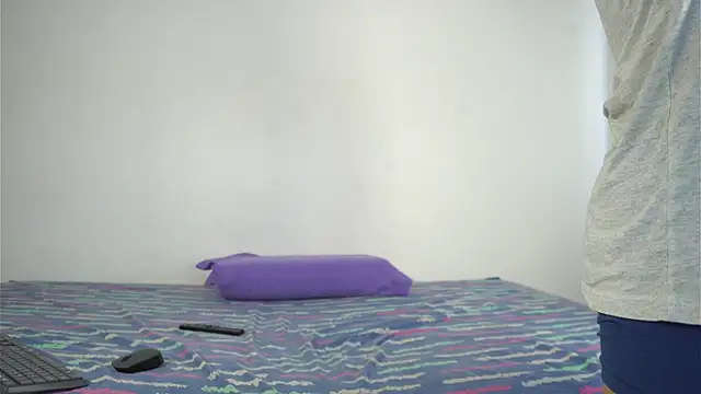 Max ethan5 online show from December 5, 2025, 5:42 pm