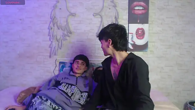 axel milo kairo and noa online show from December 19, 2025, 3:41 pm