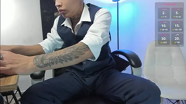 Juank wss online show from November 19, 2025, 2:39 pm