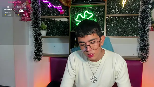 Cyrus Wlaker online show from November 15, 2025, 7:32 pm