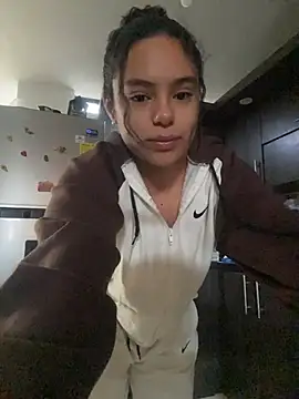 Ciara Lawrence online show from November 25, 2025, 2:06 pm