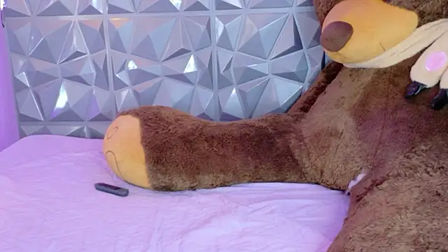 Ciara Lawrence online show from November 29, 2025, 2:20 pm