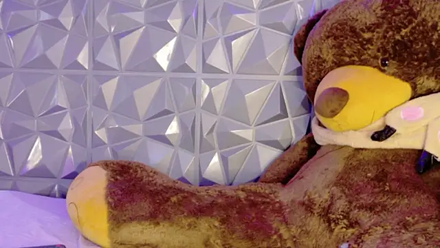 Ciara Lawrence online show from December 1, 2025, 12:43 pm