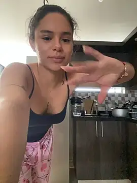 Ciara Lawrence online show from December 2, 2025, 5:41 pm