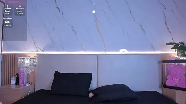 april grey11 online show from March 31, 2026, 7:47 pm