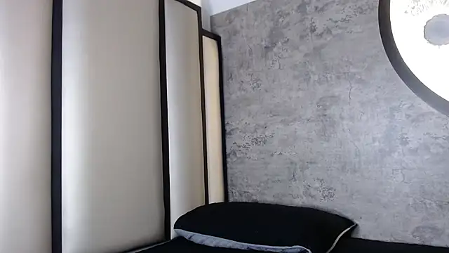 GabyeAndy online show from November 22, 2025, 4:33 am