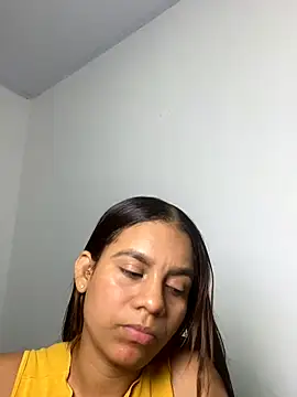 Snapshot of lineichun1708 chatting on December 3, 2025, 2:08 am lineichun1708 online show from December 3, 2025, 2:08 am