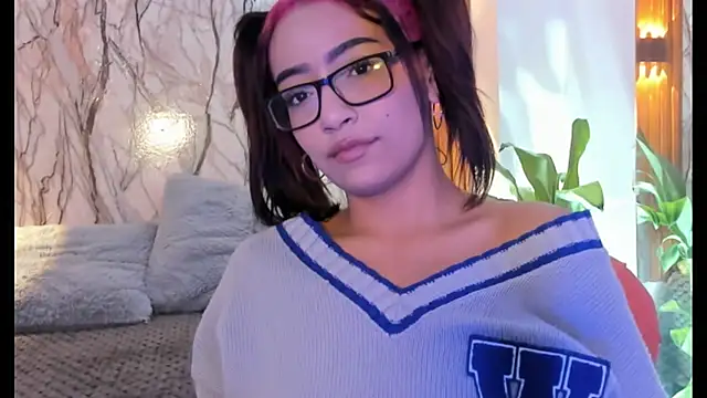 Valkyfoxxx online show from December 5, 2025, 11:08 am