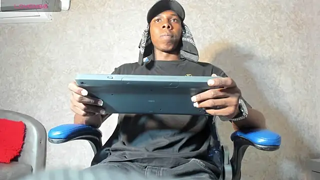 Snapshot of mike_aly chatting on February 12, 2026, 12:33 pm mike aly online show from February 12, 2026, 12:33 pm