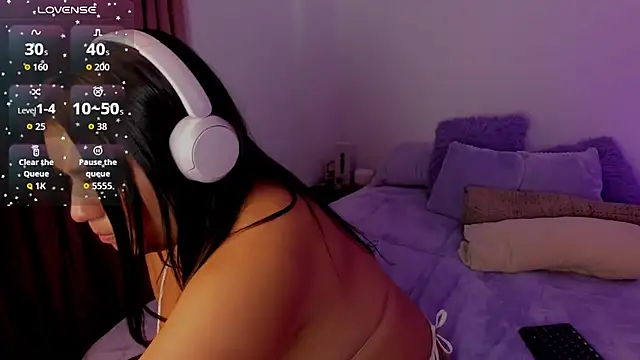 sofii moretti online show from November 26, 2025, 3:07 am