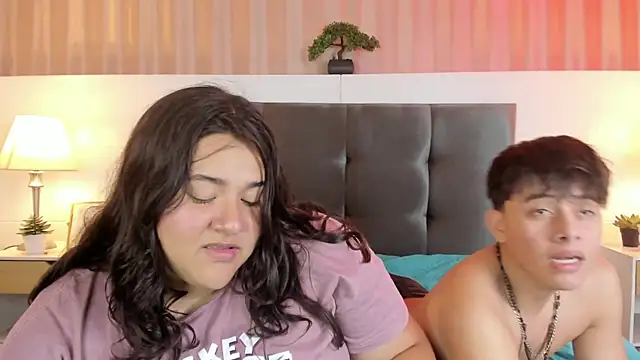 Snapshot of Candy_lovelly chatting on November 23, 2025, 12:27 pm Candy lovelly online show from November 23, 2025, 12:27 pm