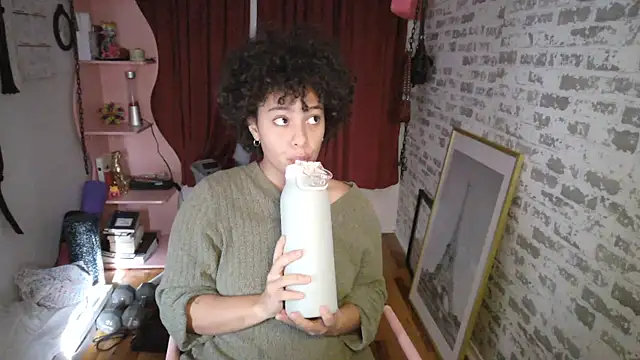 PrettyLittleProblem online show from December 3, 2025, 3:32 pm