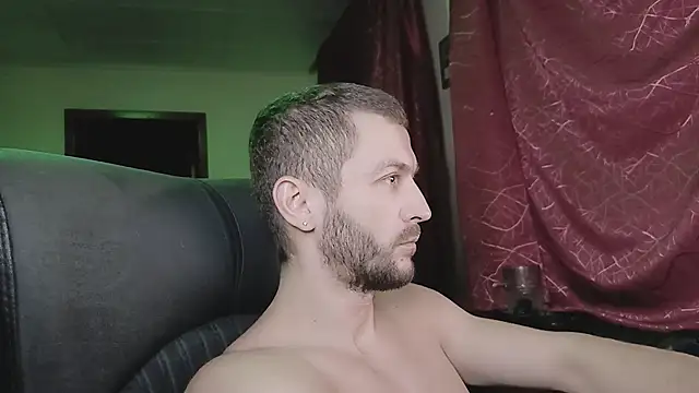 333Alone in theDark777 online show from November 24, 2025, 4:56 am