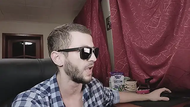 333Alone in theDark777 online show from November 27, 2025, 8:00 pm