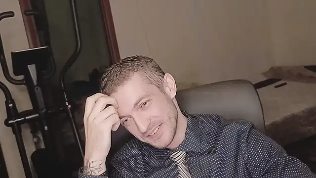 333Alone in theDark777 online show from December 3, 2025, 12:40 am