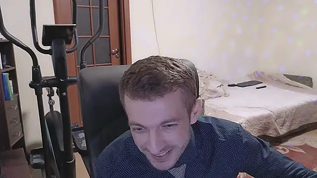 333Alone in theDark777 online show from December 3, 2025, 12:47 pm