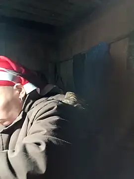 girl-hot2x online show from February 20, 2026, 12:05 pm