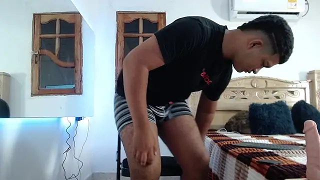 mathews    online show from November 20, 2025, 4:01 am