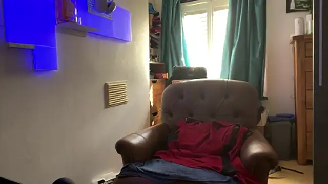 LeatherSdaddy online show from April 12, 2026, 1:38 pm