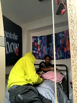 wearefreaks08 online show from December 2, 2025, 7:31 pm