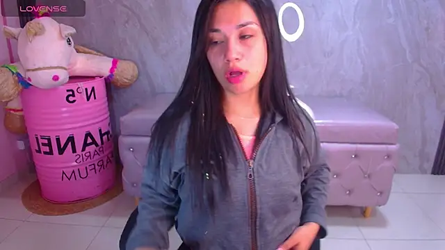 Snapshot of Violetta_jhonson_a chatting on December 18, 2025, 3:56 am Violetta jhonson a online show from December 18, 2025, 3:56 am