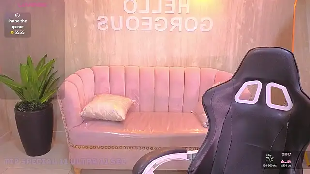 Snapshot of Violetta_jhonson_a chatting on December 22, 2025, 3:42 pm Violetta jhonson a online show from December 22, 2025, 3:42 pm