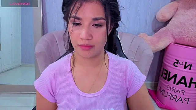 Snapshot of Violetta_jhonson_a chatting on February 10, 2026, 3:43 am Violetta jhonson a online show from February 10, 2026, 3:43 am