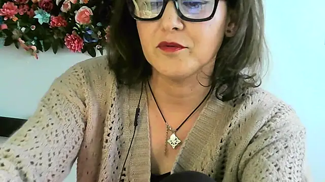 zaidapink1990 online show from March 7, 2026, 2:14 pm