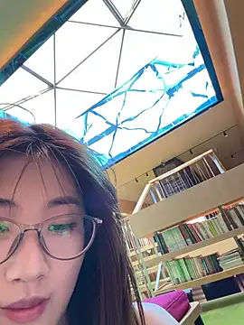 Snapshot of GG-BONG1 chatting on May 9, 2026, 8:19 am GG-BONG1 online show from May 9, 2026, 8:19 am