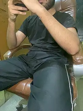 hotyyyyjonny online show from April 13, 2026, 2:39 am