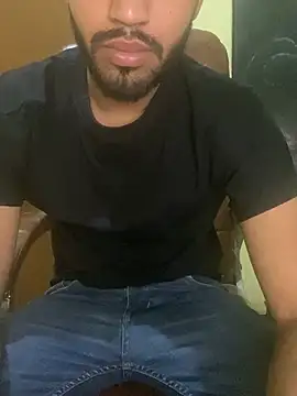 hotyyyyjonny online show from April 21, 2026, 4:30 am