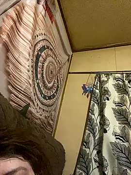 oxLILxMELOxo online show from November 16, 2025, 7:19 pm