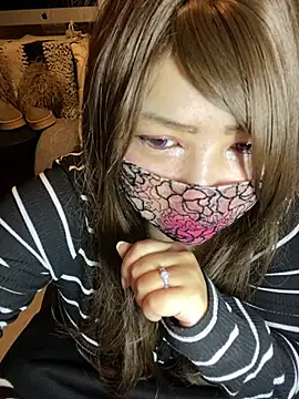 oxLILxMELOxo online show from March 14, 2026, 5:40 pm