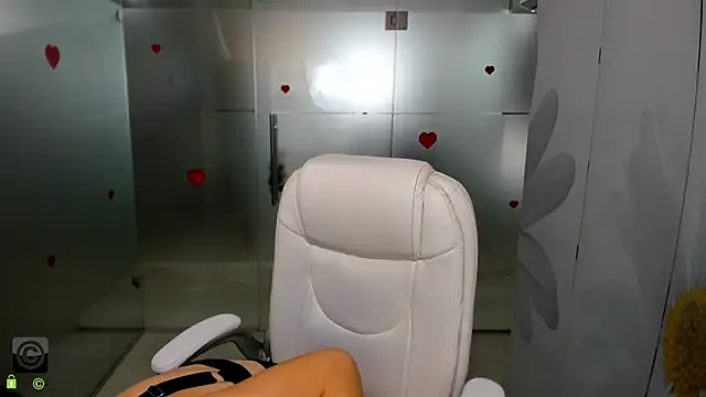 anna firee online show from December 5, 2025, 9:29 am