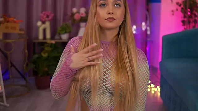 ElyssawetXX online show from November 28, 2025, 7:27 pm