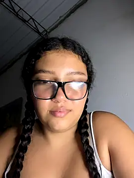 PetiteKattia online show from January 6, 2026, 5:00 am