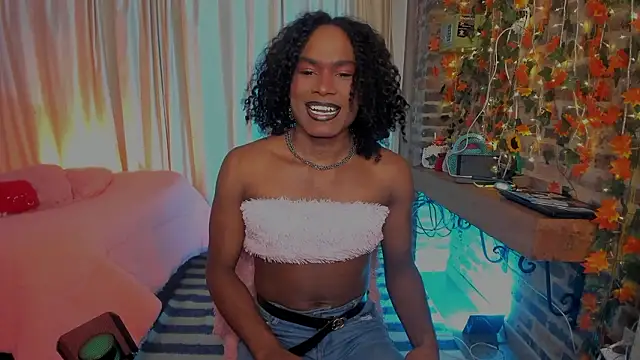 LaGoldenBitch online show from February 8, 2026, 10:07 am