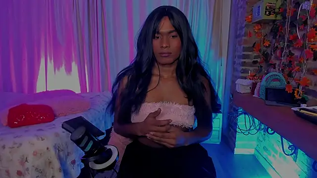 LaGoldenBitch online show from February 19, 2026, 10:44 am