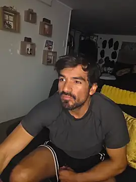 piggylatino online show from March 19, 2026, 10:25 pm