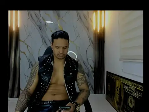 master leather online show from April 16, 2026, 9:39 pm