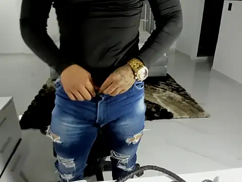 master leather online show from April 19, 2026, 8:24 am