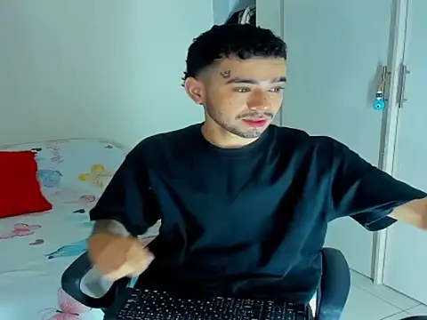 JohnE Medina online show from November 20, 2025, 5:12 pm