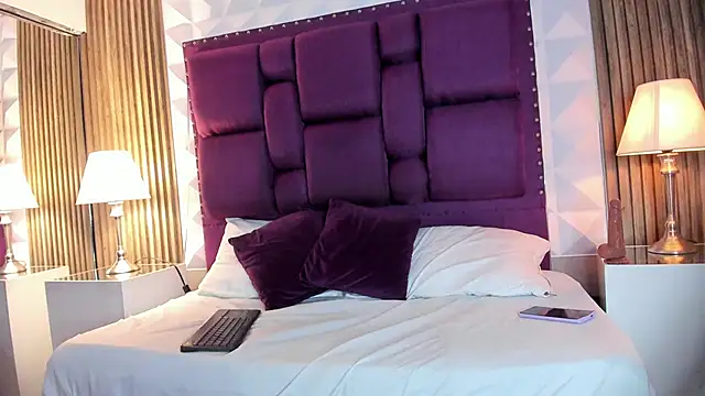 Alicia Blake  online show from November 24, 2025, 7:57 pm