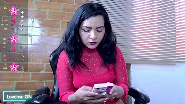 Amelia-Voss online show from December 3, 2025, 2:04 pm