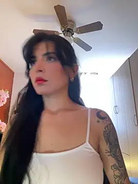 Cristal Cerati  online show from April 20, 2026, 7:37 pm