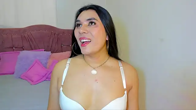 Snapshot of yourlatina_emely chatting on May 2, 2026, 8:03 pm yourlatina emely online show from May 2, 2026, 8:03 pm