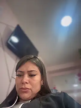 XIIMENA7 online show from November 24, 2025, 7:46 pm